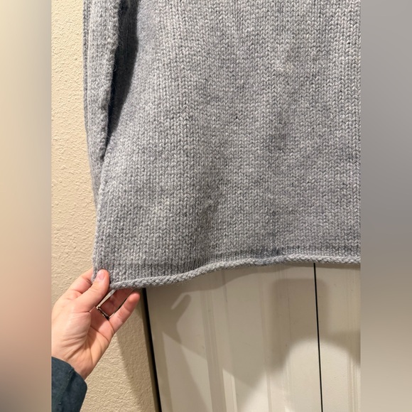 Club Monaco Merino wool/Alpaca blend Knit Men’s Gray Sweater, size M - Picture 7 of 11